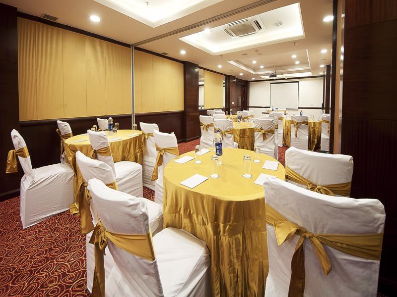 The Golden Plaza Hotel Pancskula Kültér fotó