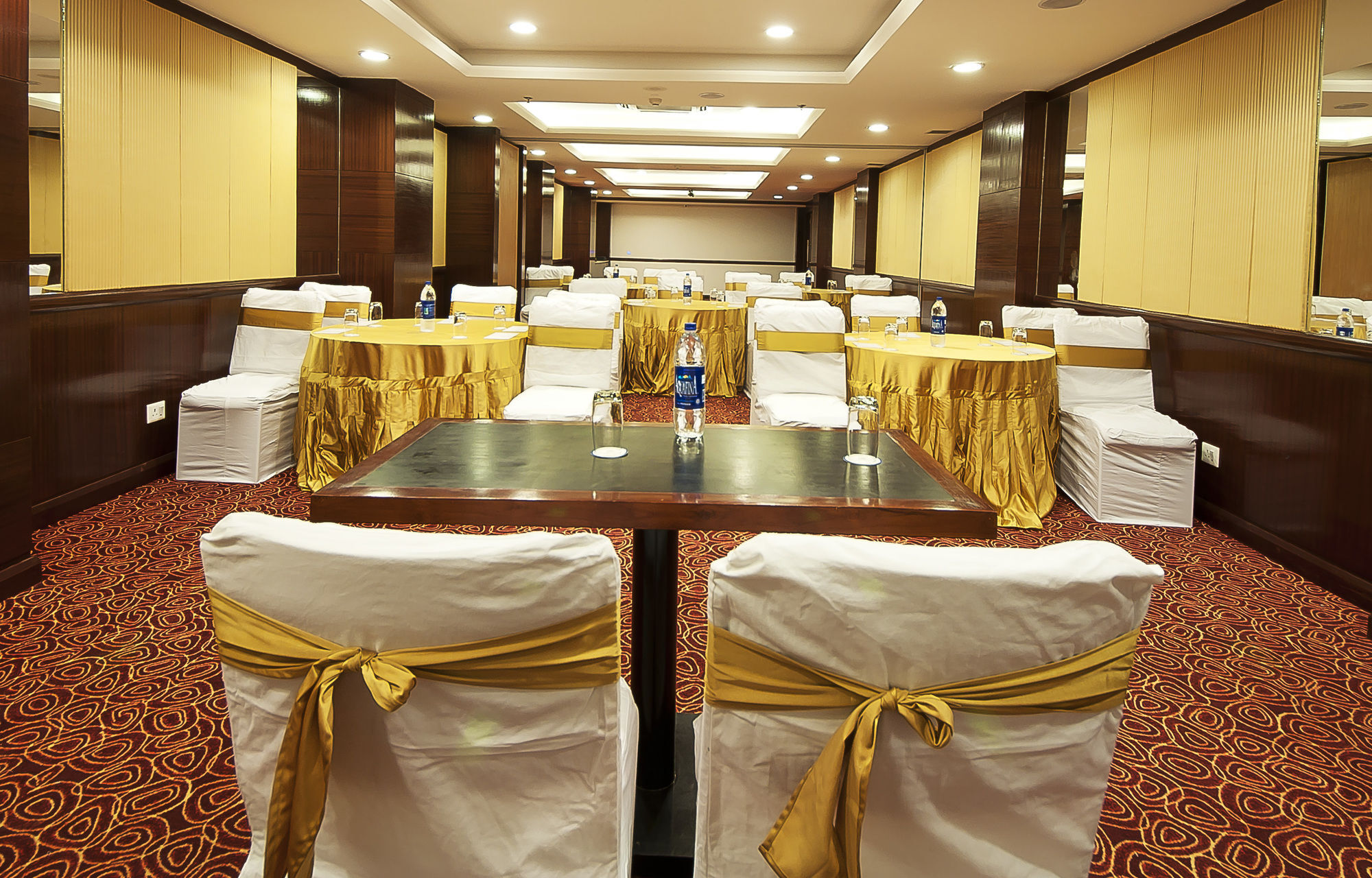 The Golden Plaza Hotel Pancskula Kültér fotó